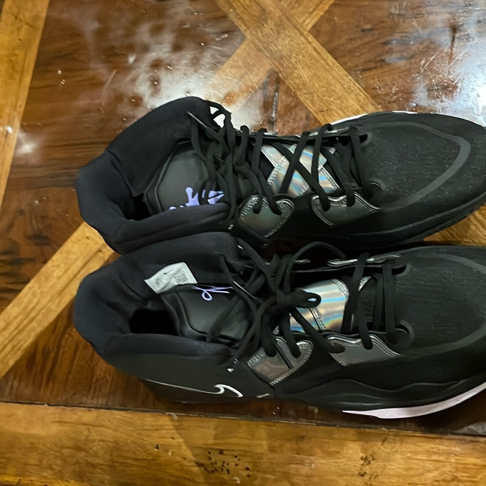 Nike Kyrie Infinity (New)